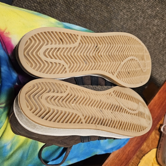 ADIDAS shell top Mens suede sneakers.  Great worn condition. - Picture 6 of 10